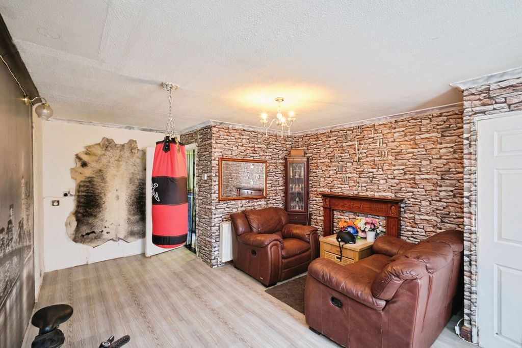 Property photo 2 of 19 Pbox-Img.Jpg