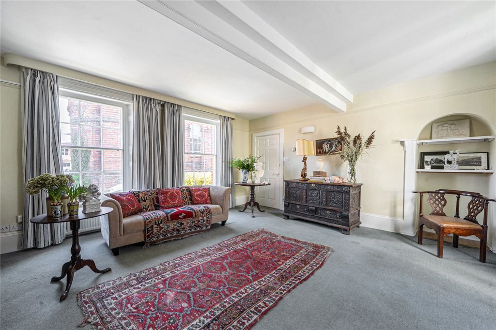 Property photo 3 of 25 Drawing Room
