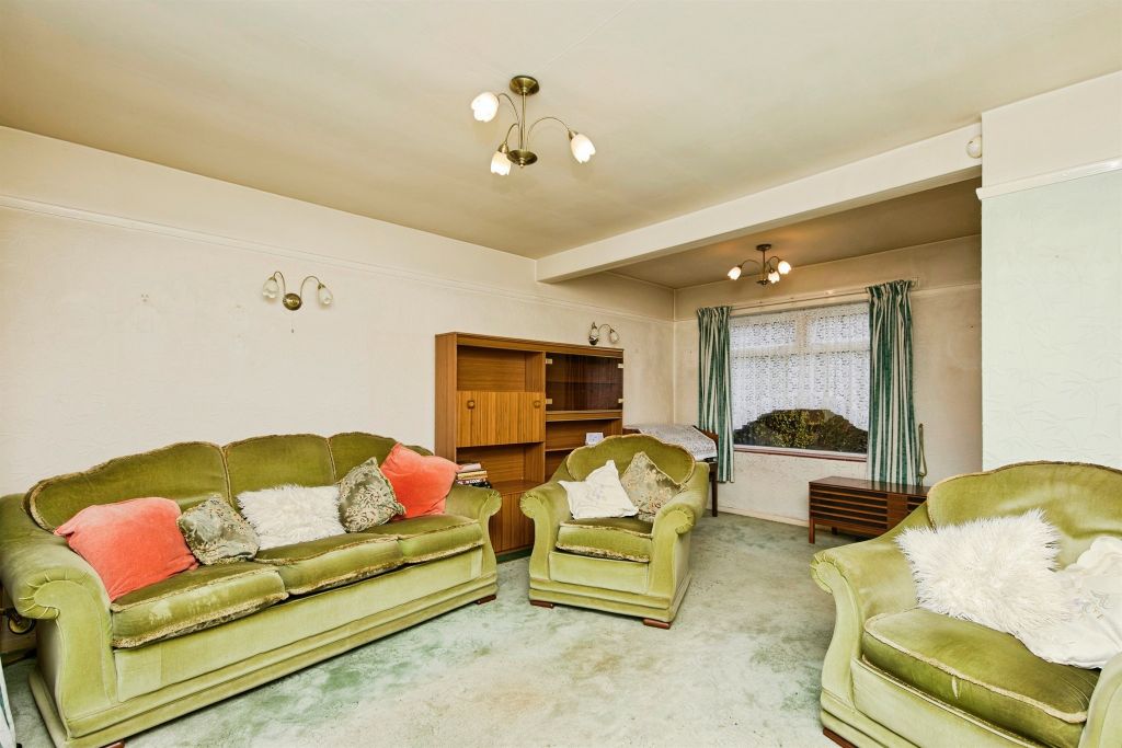 Property photo 2 of 17