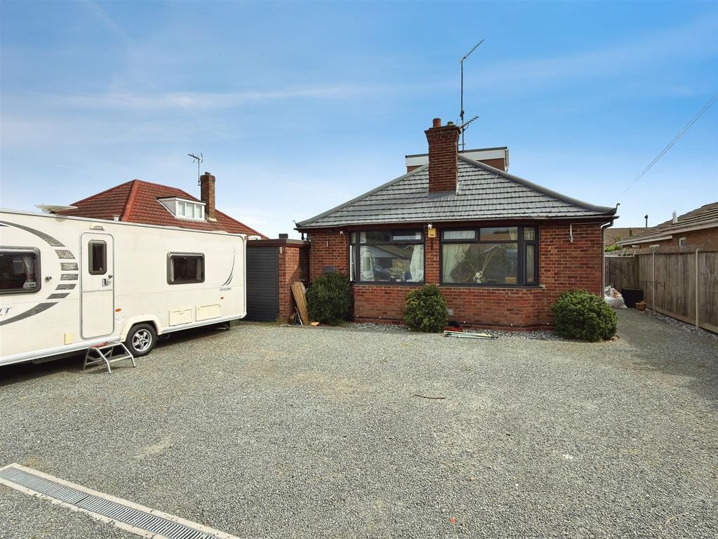 Property photo 1 of 15 Squires Walk (15).Jpg