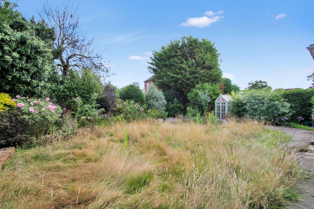 Property photo 2 of 16