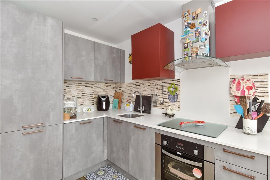 Property photo 3 of 7 Kitchen