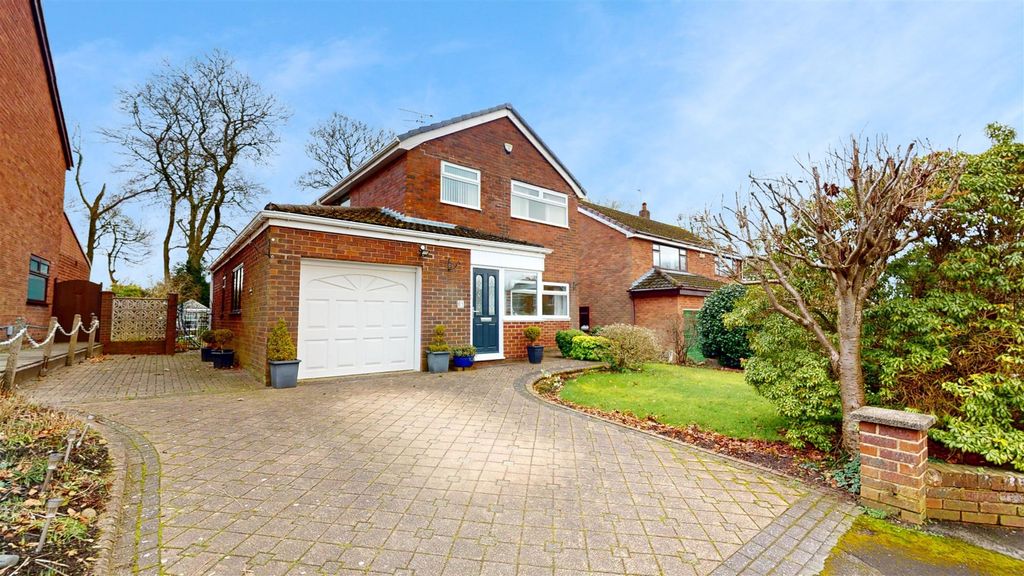 Property photo 1 of 39 Heyes Avenue For Sale