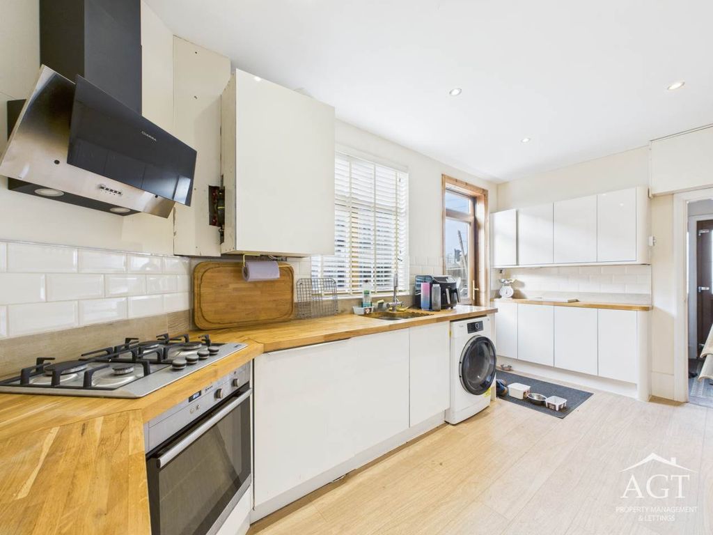 Property photo 2 of 13 Kitchen