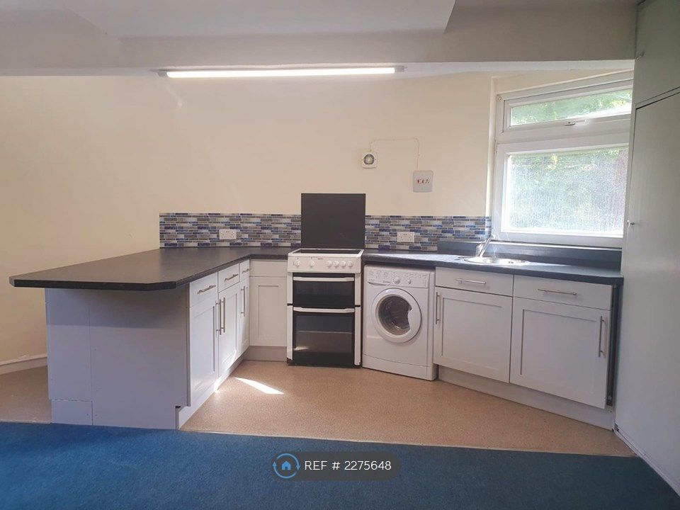 Property photo 2 of 14 Kitchen