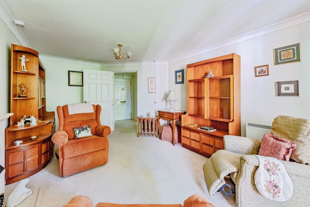 Property photo 3 of 12