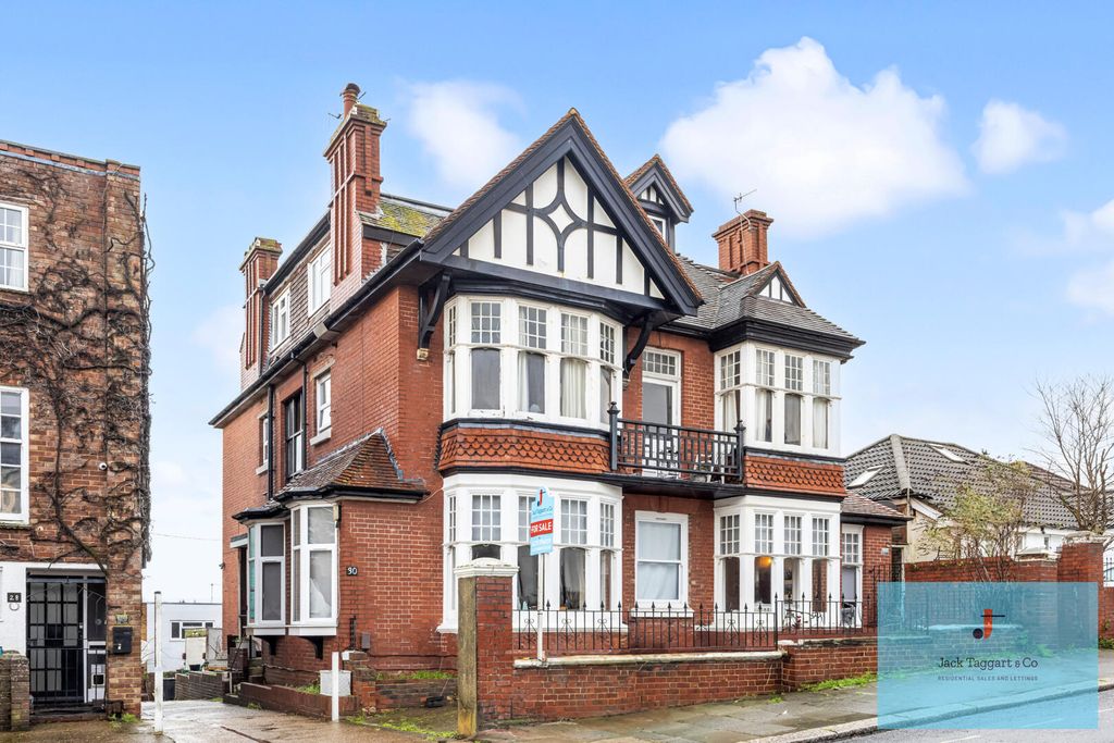 Property photo 1 of 15 Front (Exterior)