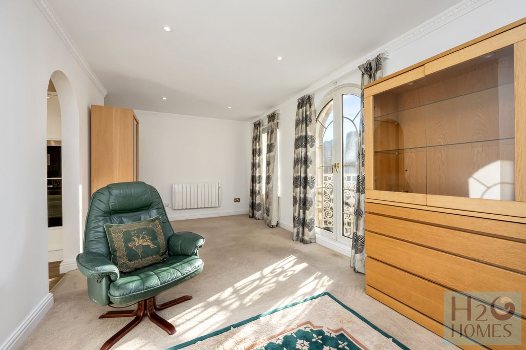 Property photo 3 of 11 The Octagon_16-001
