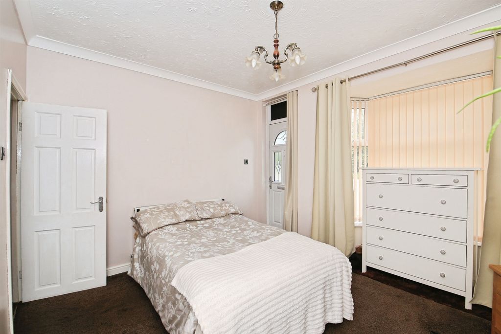 Property photo 3 of 18