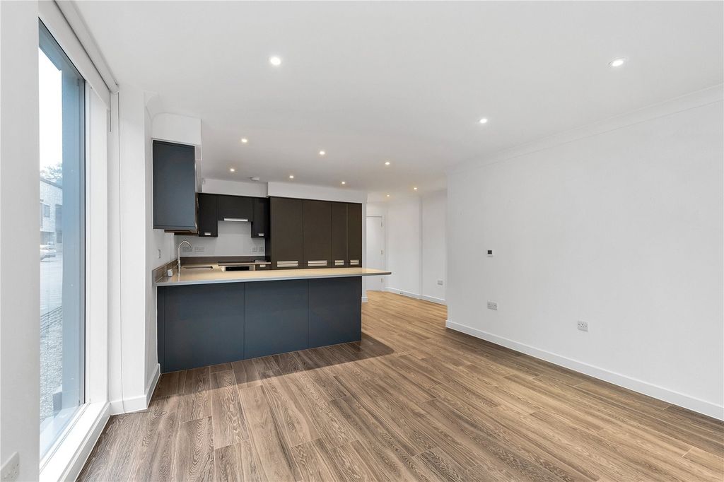 Property photo 2 of 9 Picture No. 22