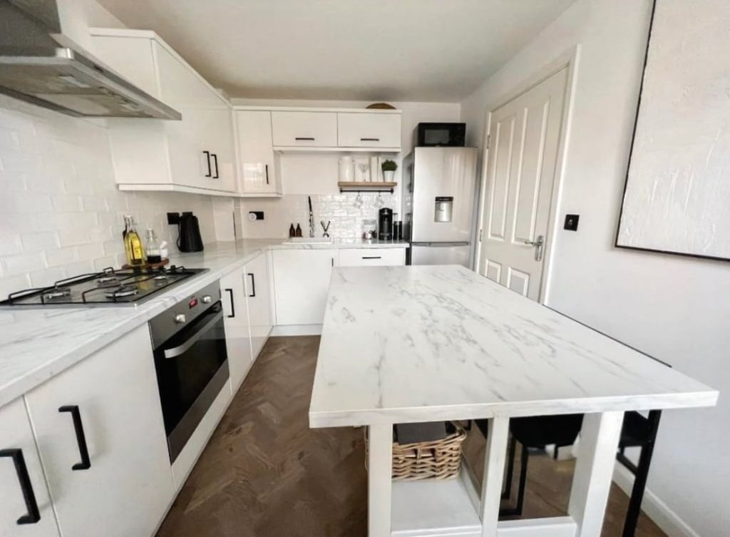 Property photo 3 of 25