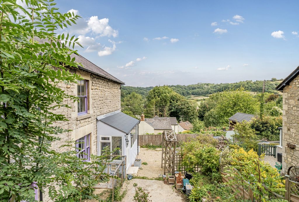Property photo 2 of 20 1331799-1-68922d2...