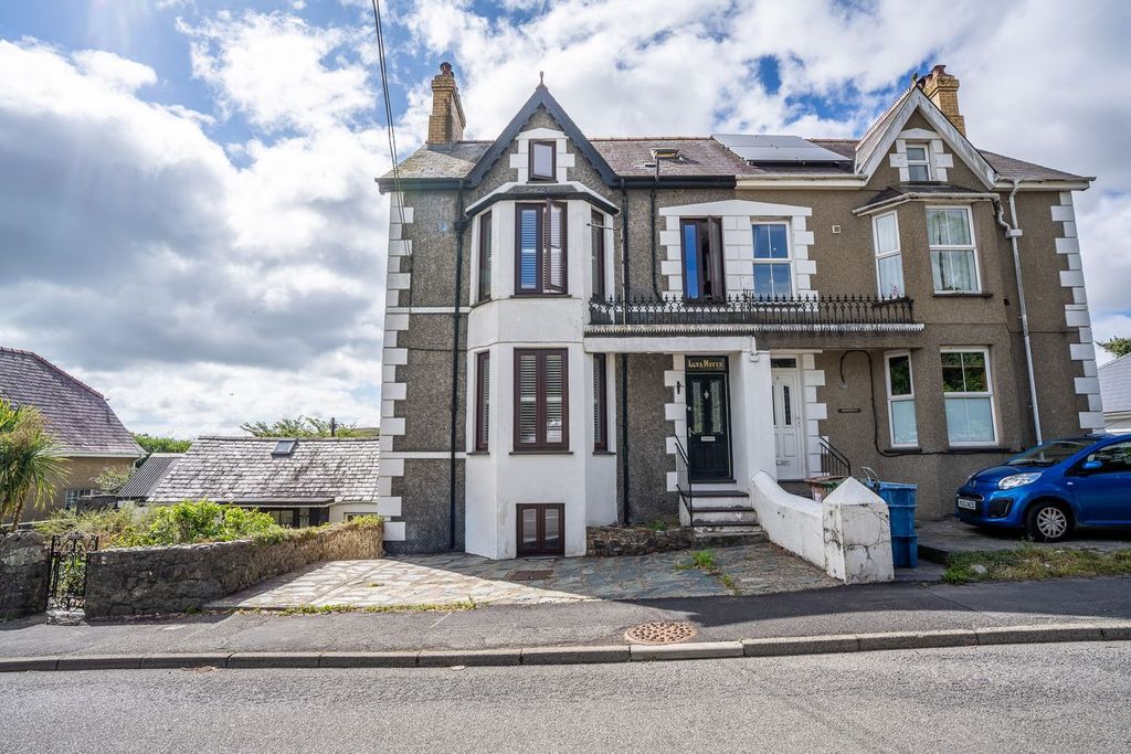 Property photo 1 of 34
