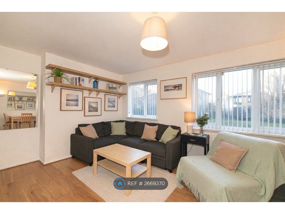 Property photo 3 of 35