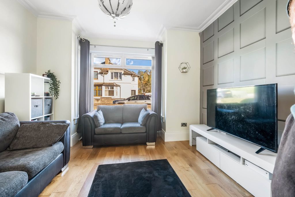 Property photo 3 of 46