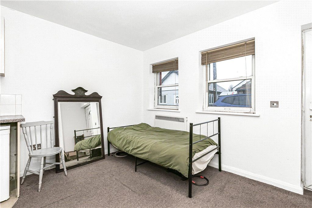 Property photo 2 of 10 Studio