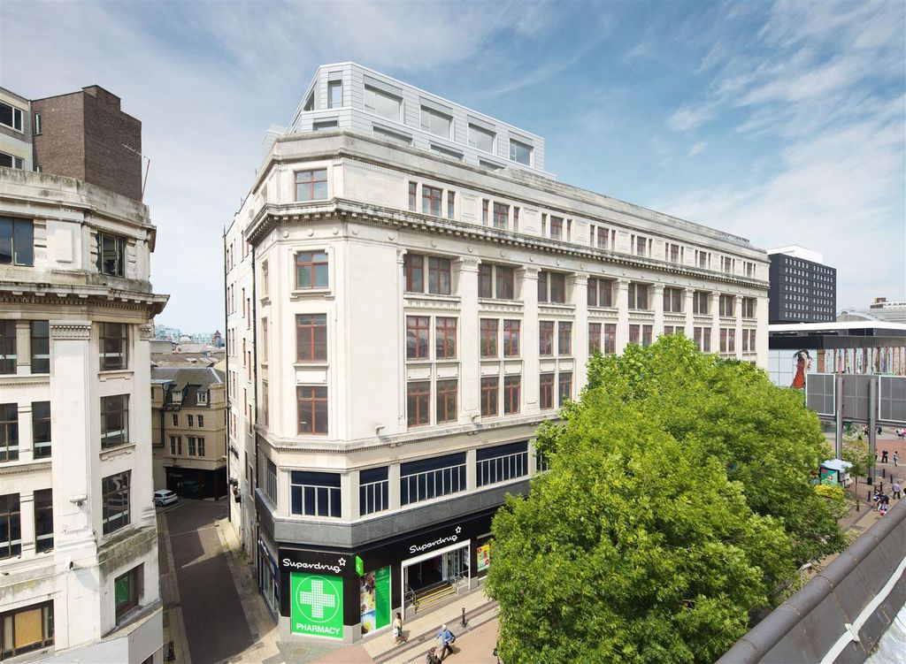 Property photo 2 of 9