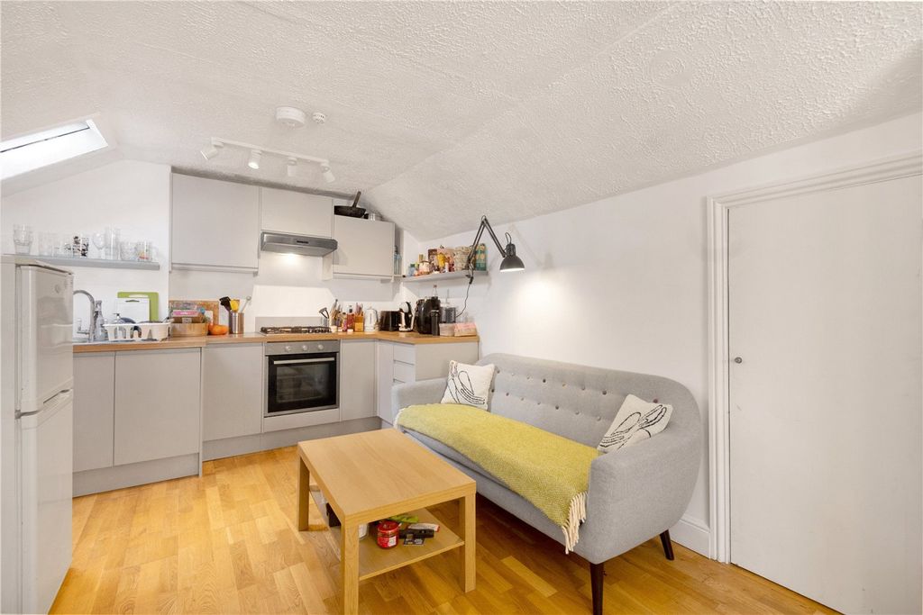 Property photo 3 of 13 Reception/Kitchen