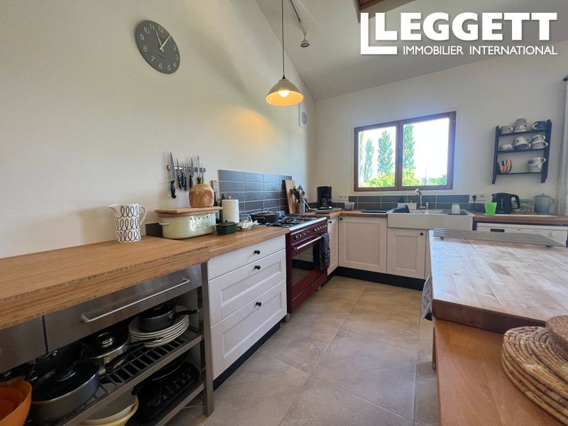 Property photo 3 of 10