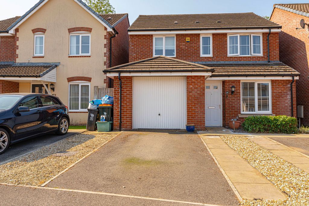 Property photo 1 of 37