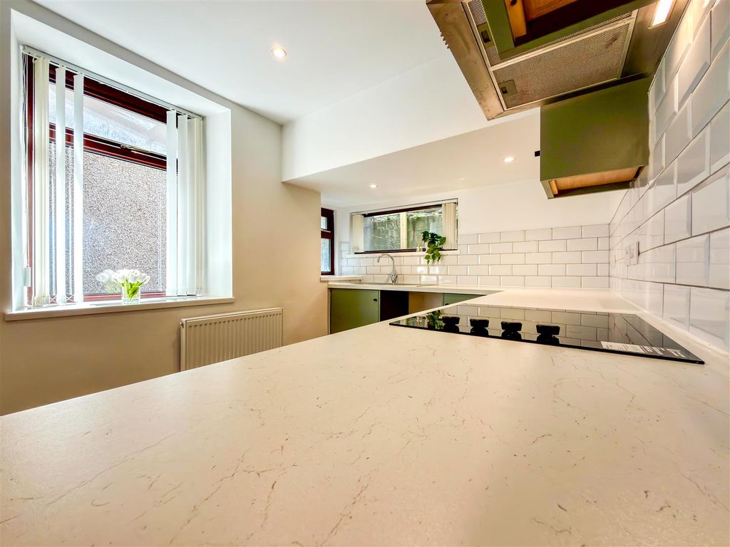 Property photo 3 of 47 1777032837_17_A931F385-120c-4Cac-8d28-1d797A33A972