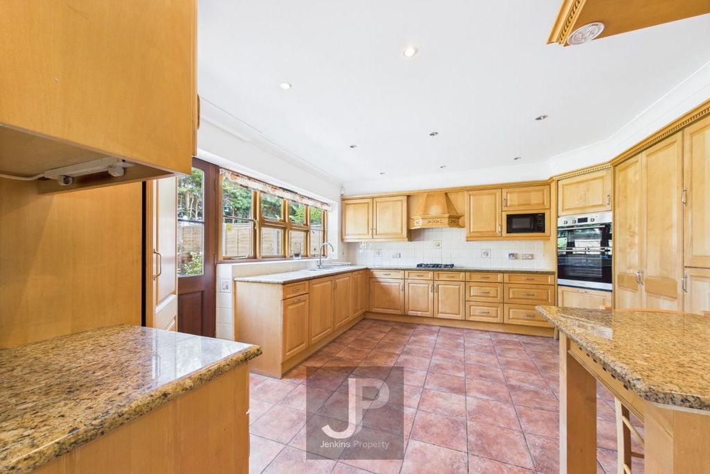 Property photo 1 of 24 Cam01632G0-Pr0210-Still009.Jpg