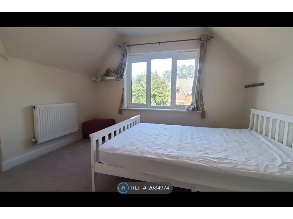 Property photo 3 of 28 Bedroom 2