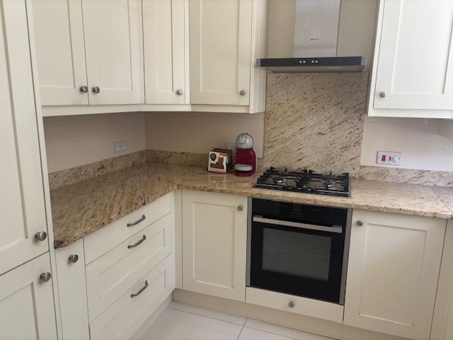 Property photo 2 of 11 Kitchen