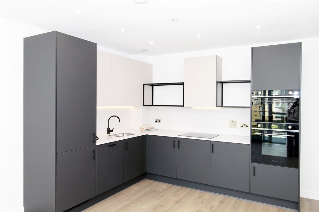 Property photo 3 of 16 1