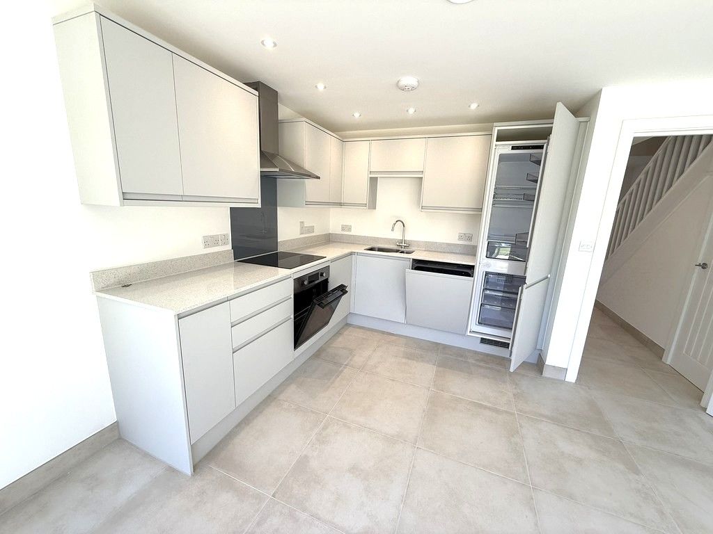 Property photo 2 of 16 Kitchen