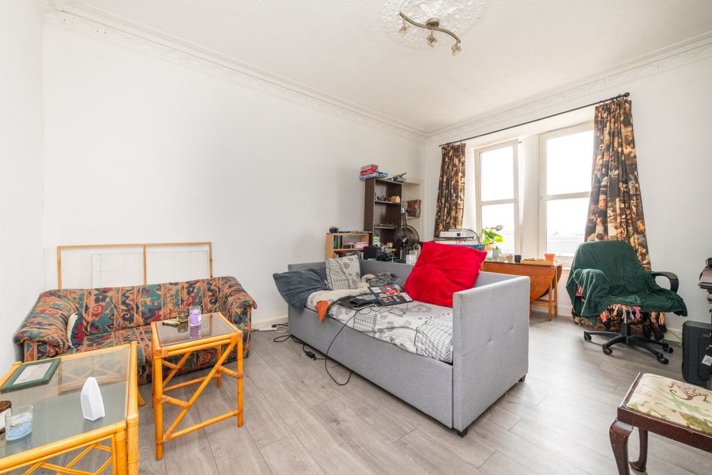 Property photo 2 of 25