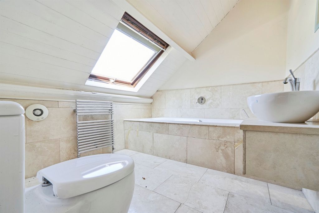 Additional image 19 of 3 bed property for saleRadcliffe Lane, Pudsey LS28