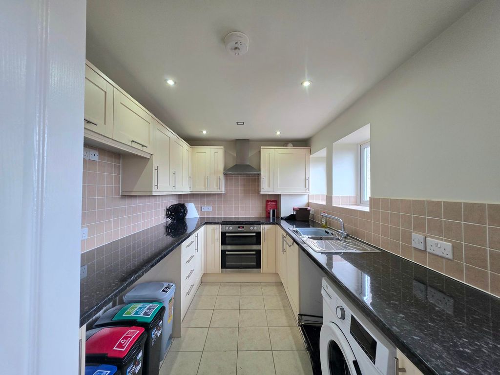 Property photo 2 of 7 Image