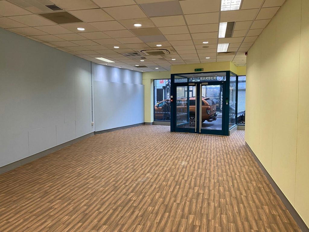 Property photo 2 of 5 Int4.Jpg