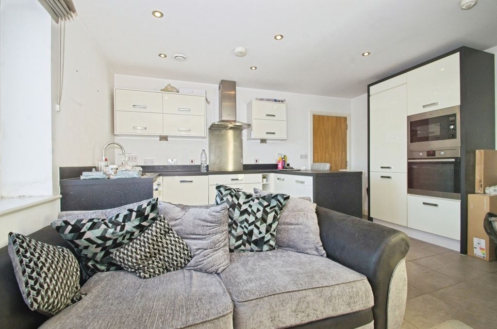 Property photo 2 of 20 Living Area