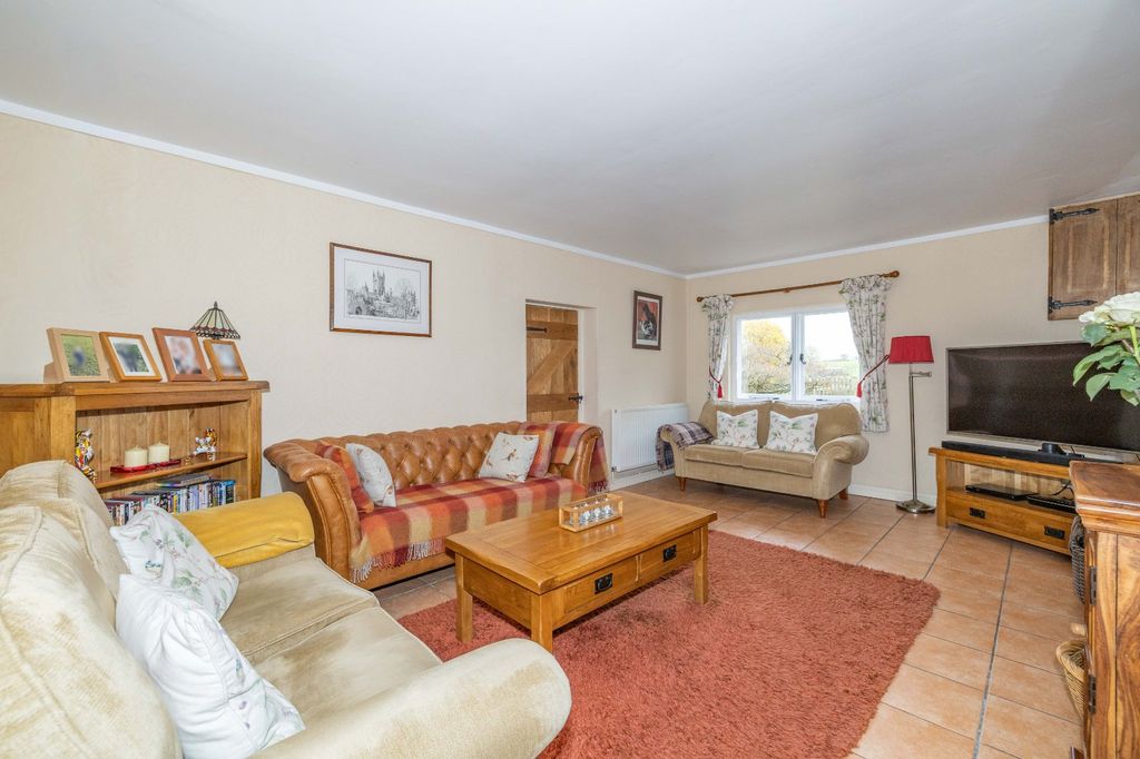 Property photo 2 of 16 Picture 2