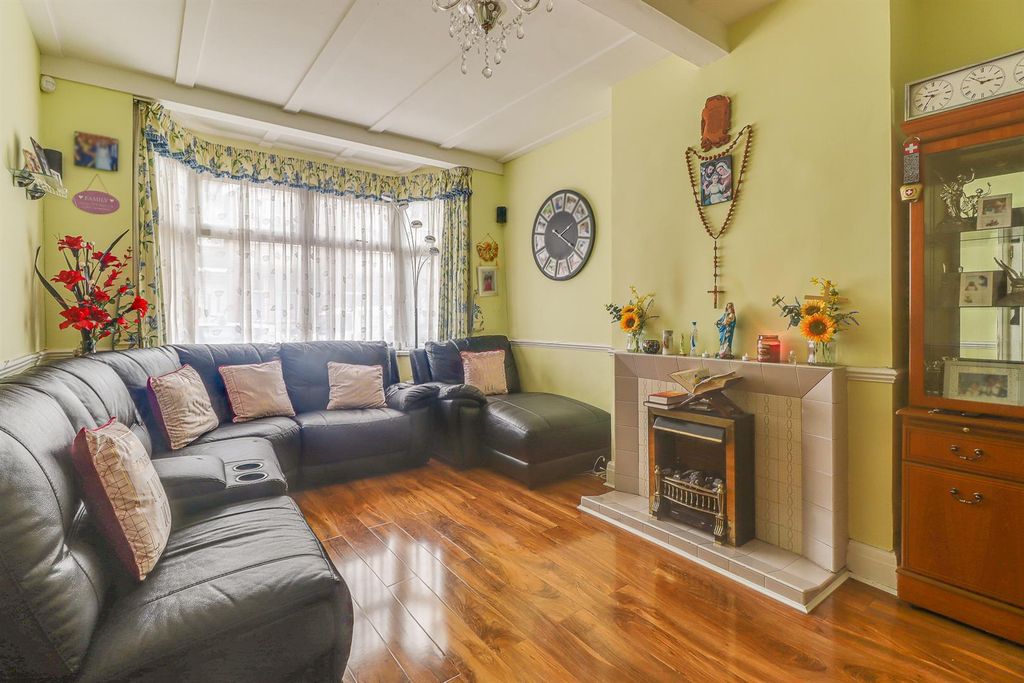 Property photo 2 of 13