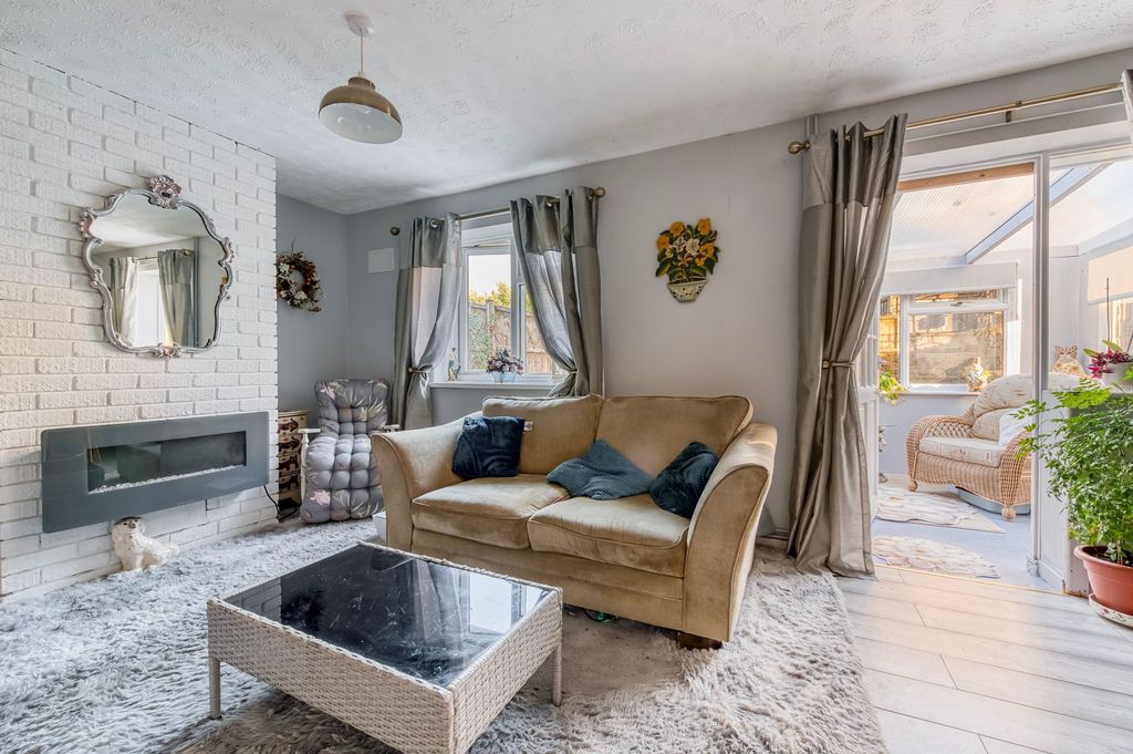 Property photo 2 of 14