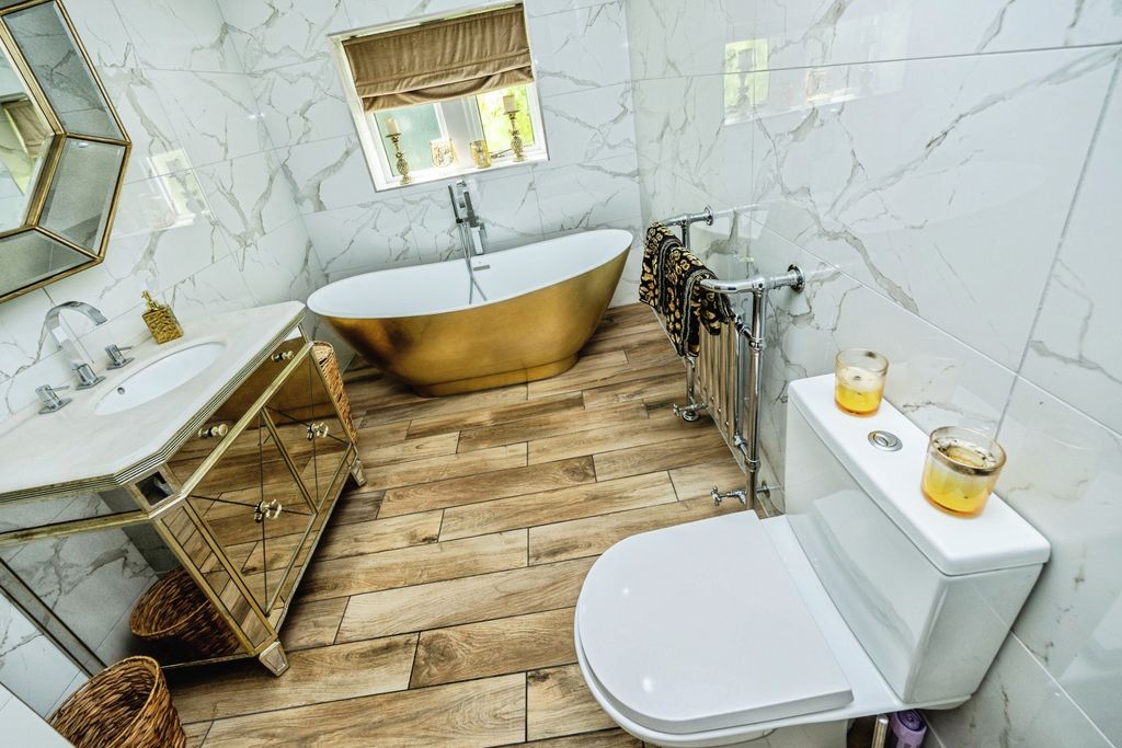 Property photo 2 of 21 69Bwhrhudds-040626-17