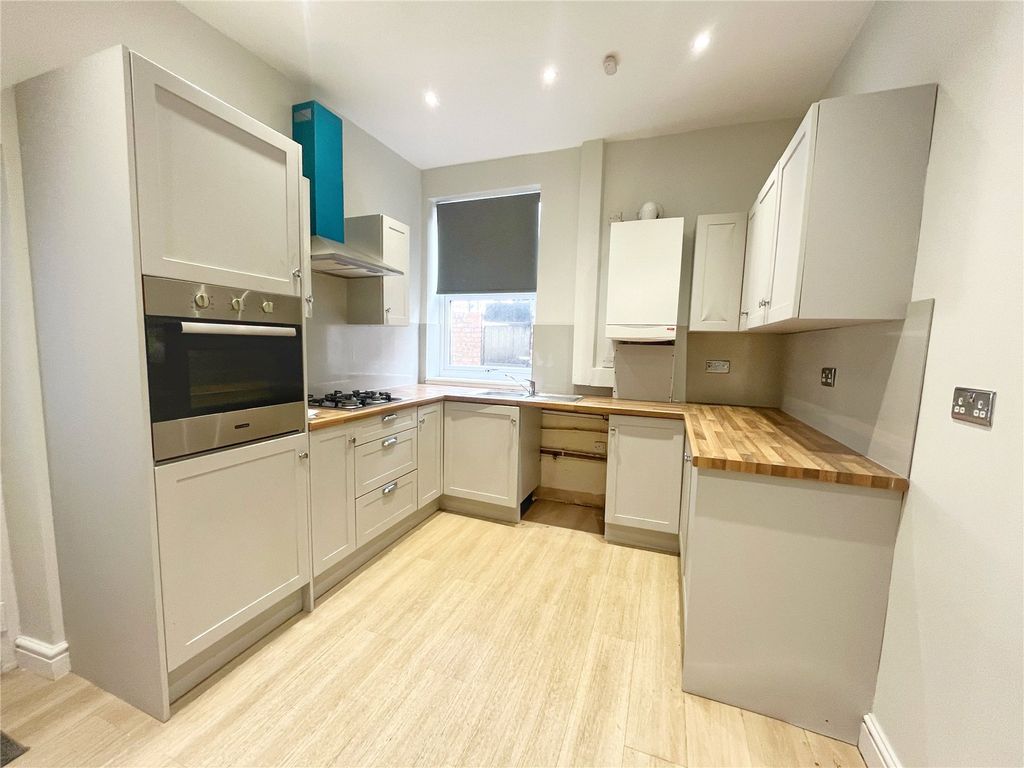 Property photo 1 of 17 Picture No. 11