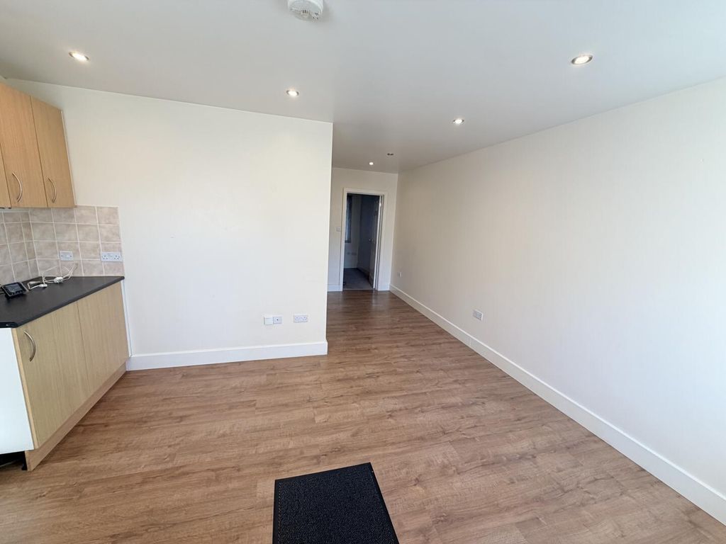 Property photo 3 of 10 Living Room