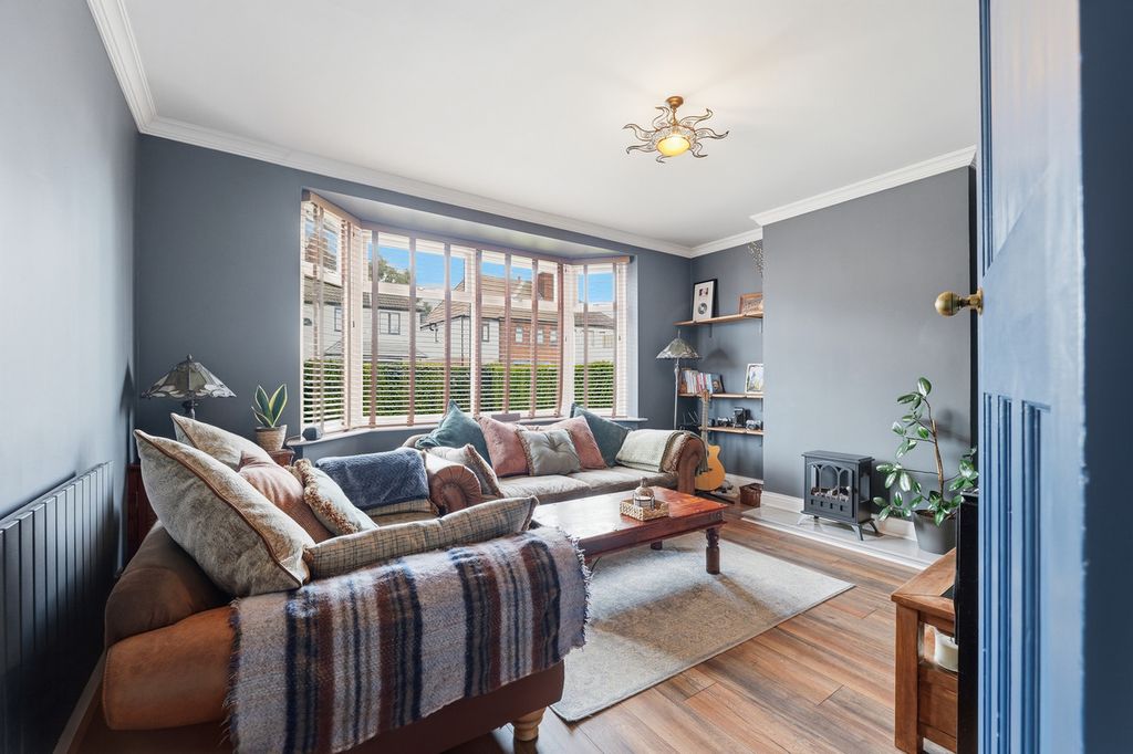 Property photo 3 of 13