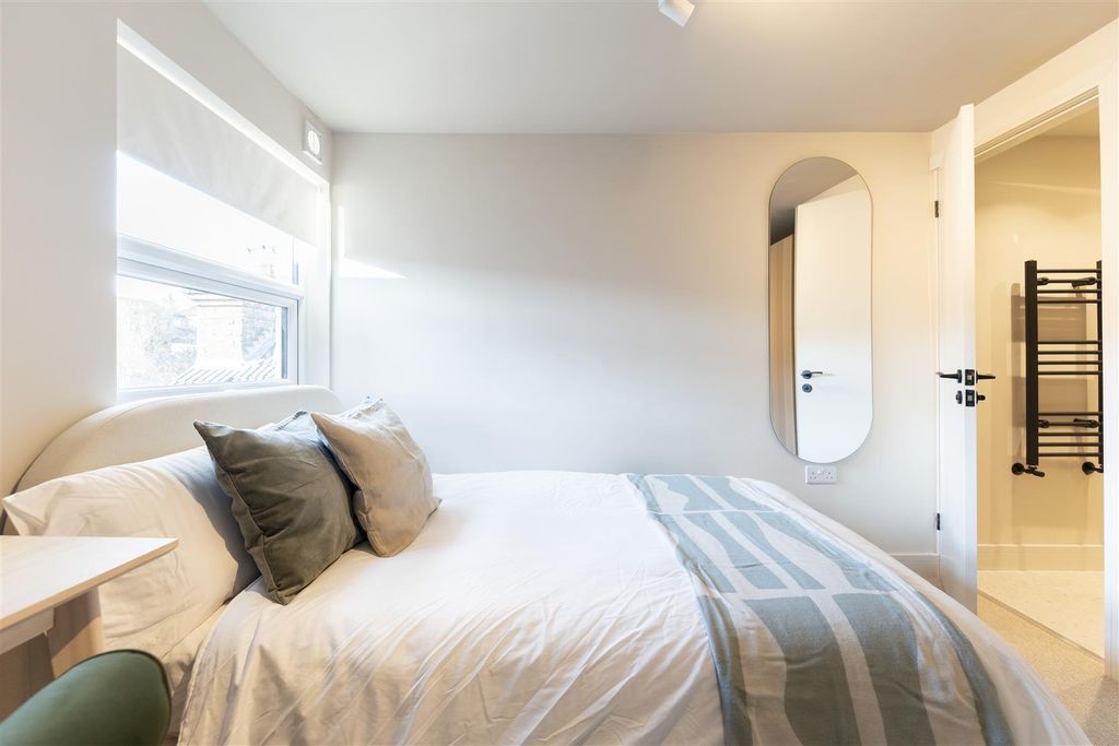 Property photo 2 of 7 57Kitchenerrd-Photos-246.Jpg