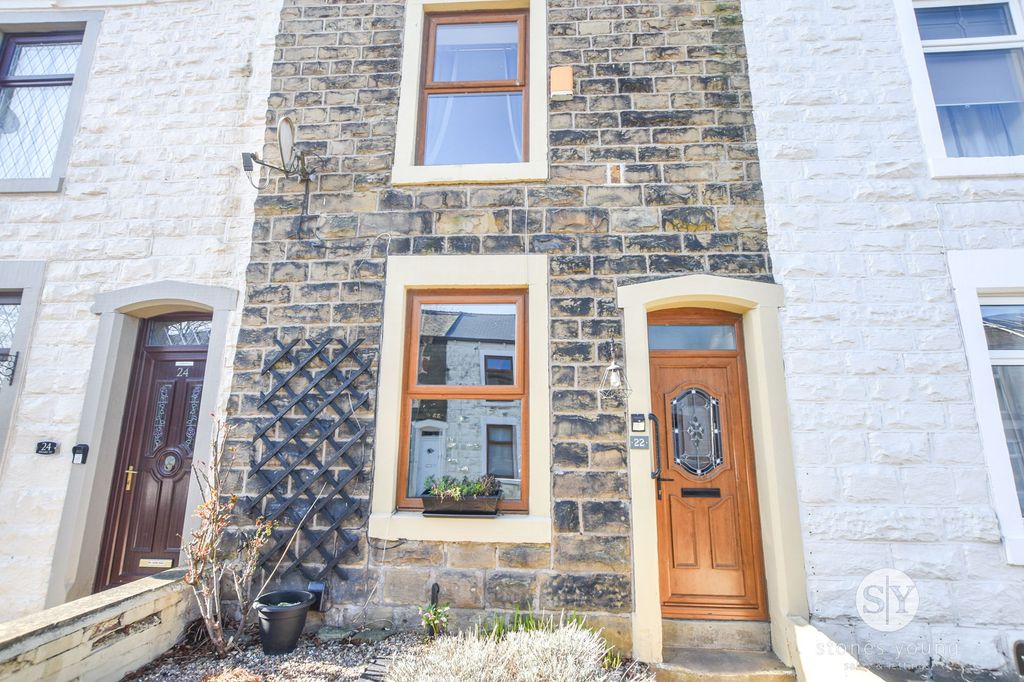 Property photo 1 of 9