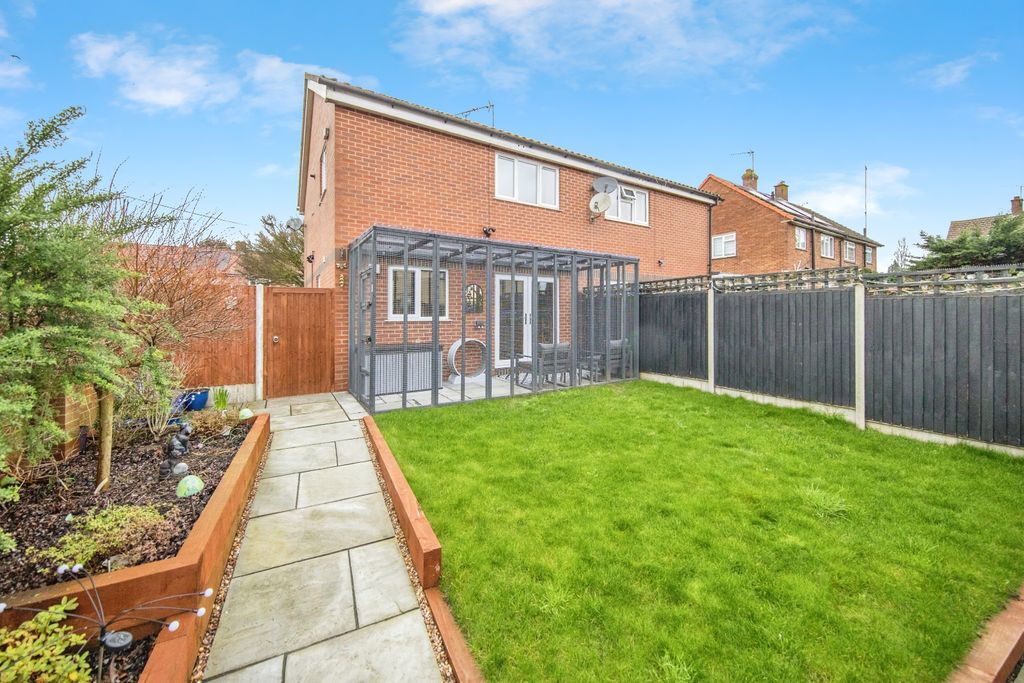 Property photo 2 of 20