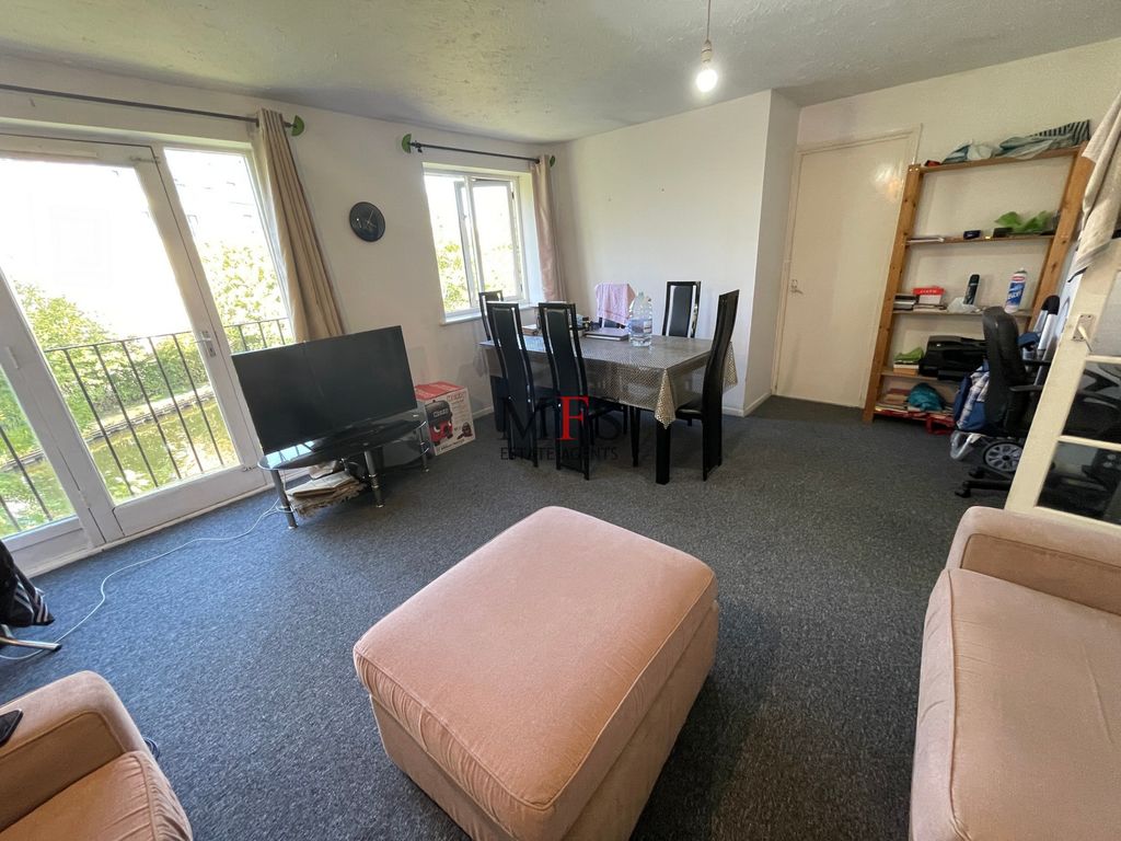 Property photo 3 of 18 Photo 16