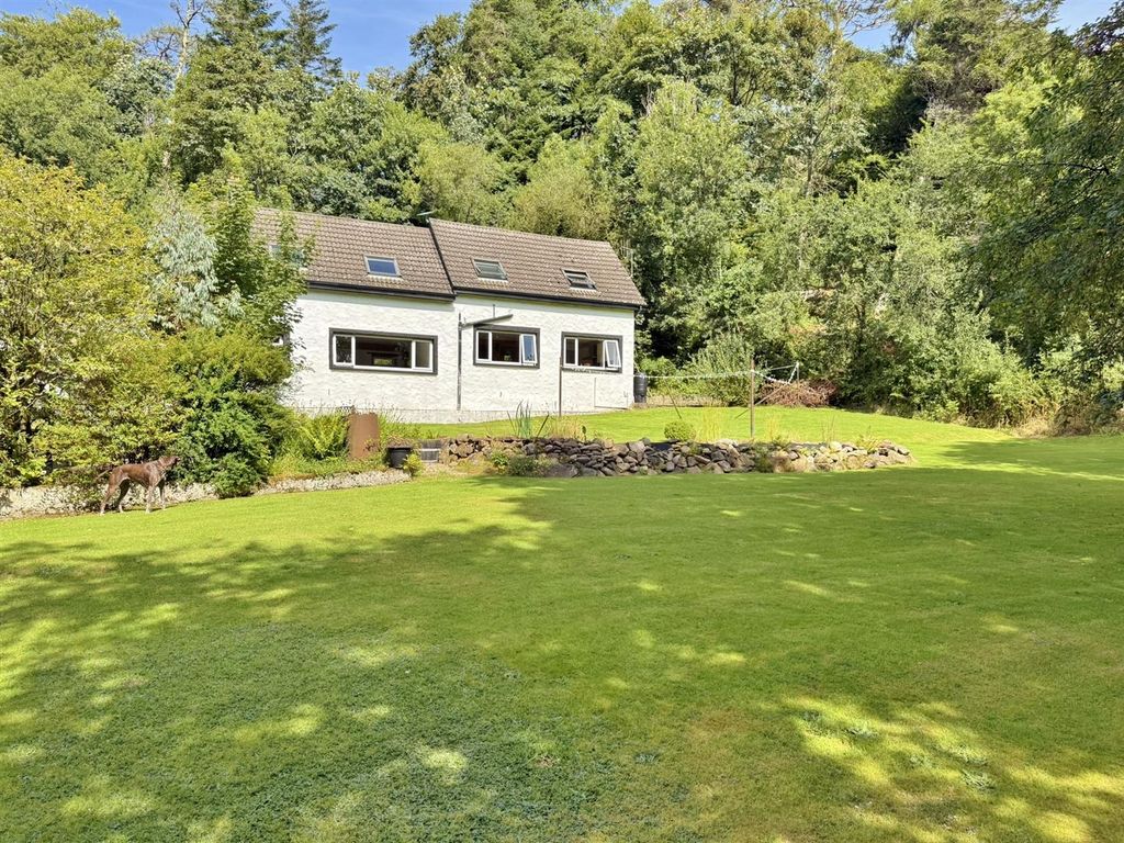 Property photo 1 of 46 Lagg House