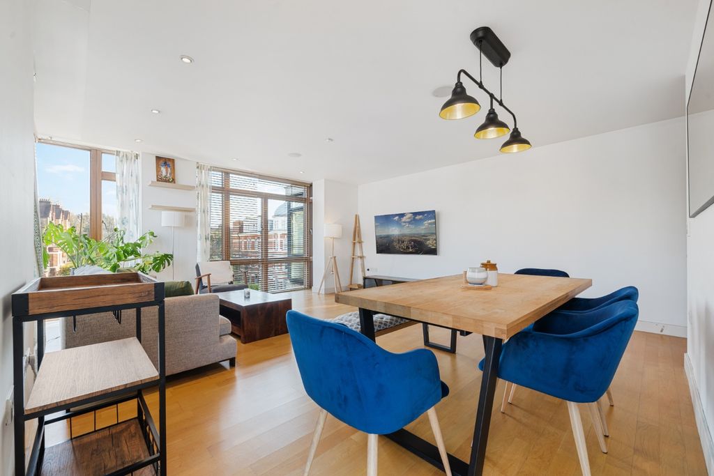 Property photo 3 of 12 5454862