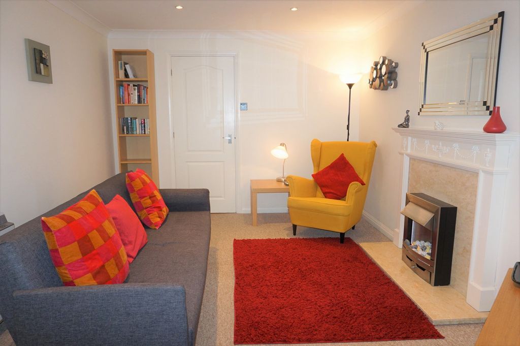 Property photo 2 of 11
