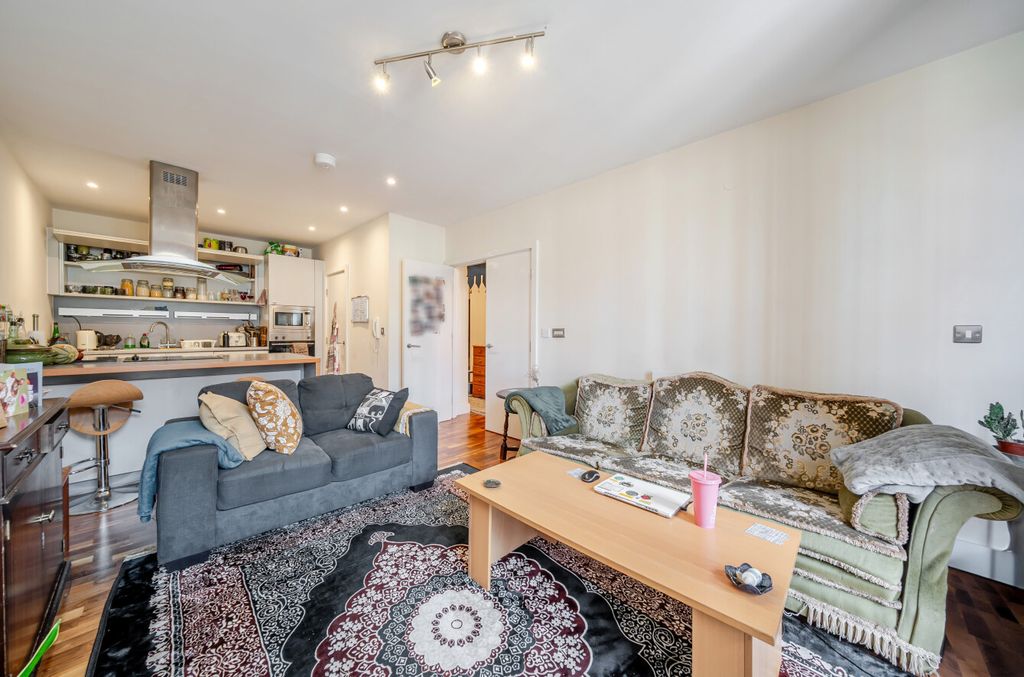 Property photo 3 of 16 1503779-6-6A7Dafb...